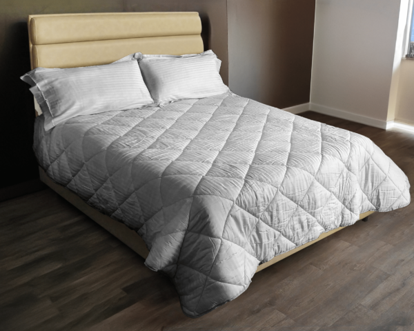 COUETTE SATINÉE GRISE