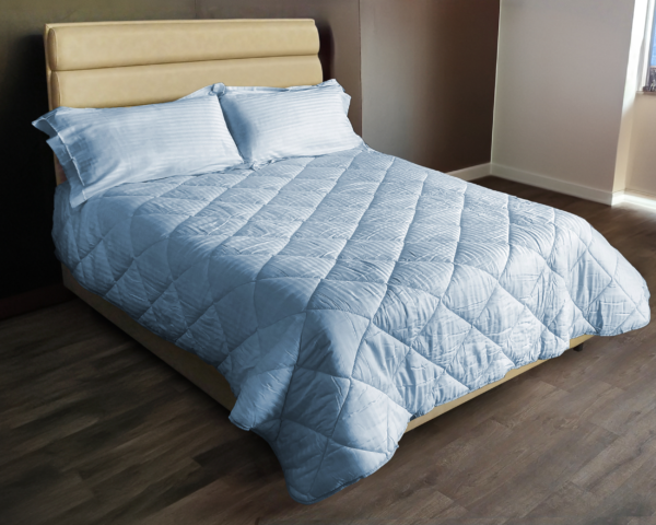 COUETTE SATINÉE BLEU
